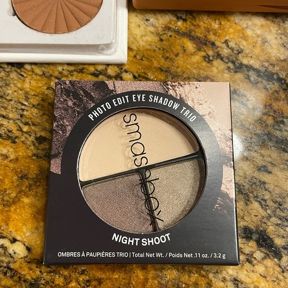 Eyeshadow Bundle. - Picture 3 of 7